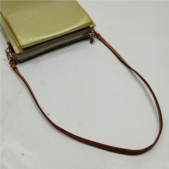 Louis Vuitton Gold Crossbody Bag - Picture 5 of 10